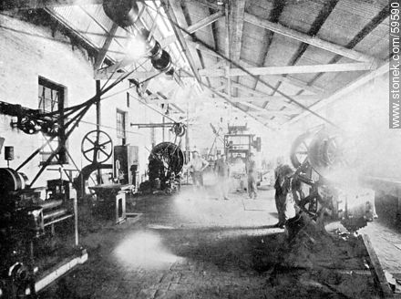 Liebig Factory, mechanics workshop, 1909. Fray Bentos, Rio Negro -  - URUGUAY. Foto No. 59590