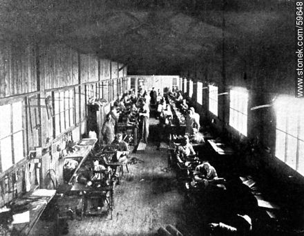 Penitenciaría. Penados trabajando, 1909 - Departamento de Montevideo - URUGUAY. Foto No. 59648