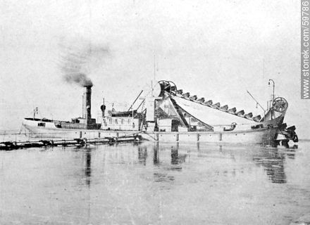 Uruguay VII, una de las dragas empleadas en las obras del puerto de Montevideo, 1910 - Departamento de Montevideo - URUGUAY. Foto No. 59786
