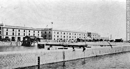Riverside dock the Dock No. 1 against the Customs, 1910 - Department of Montevideo - URUGUAY. Foto No. 59776