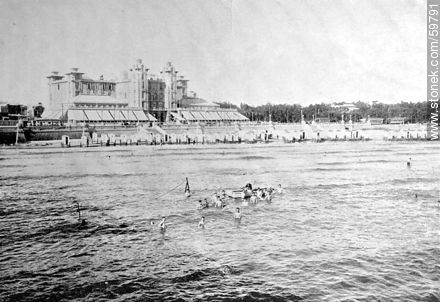 Hotel Casino del Parque Urbano (visto desde la playa), 1910. Edificio Mercosur, Playa Ramírez, Parque Rodó. - Departamento de Montevideo - URUGUAY. Foto No. 59791
