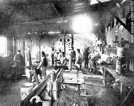 Penitenciaría. Penados trabajando, 1910 - Departamento de Montevideo - URUGUAY. Foto No. 59757