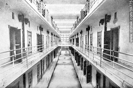 Interior de la nueva Penitenciaría, 1910 - Departamento de Montevideo - URUGUAY. Foto No. 59775