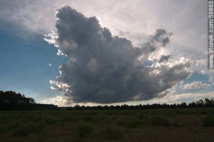 Tormenta de verano en la laguna - Punta del Este y balnearios cercanos - URUGUAY. Foto No. 59863