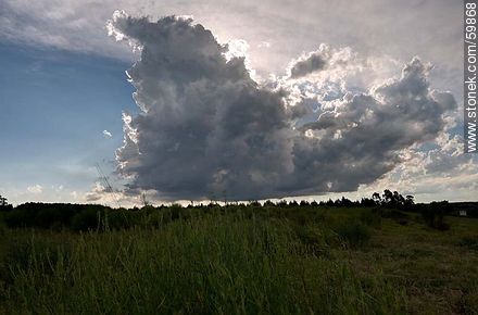 Tormenta de verano en la laguna - Punta del Este y balnearios cercanos - URUGUAY. Foto No. 59868