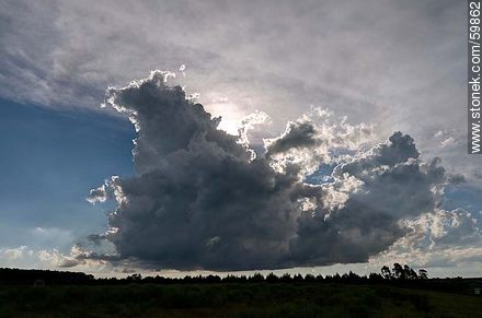 Tormenta de verano en la laguna - Punta del Este y balnearios cercanos - URUGUAY. Foto No. 59862