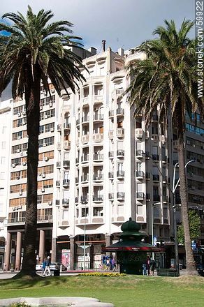 Palacio Rinaldi - Department of Montevideo - URUGUAY. Foto No. 59922