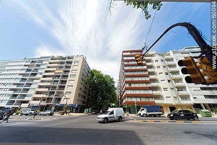 Corner of Bulevar España and Juan Benito Blanco Street. - Department of Montevideo - URUGUAY. Foto No. 60094
