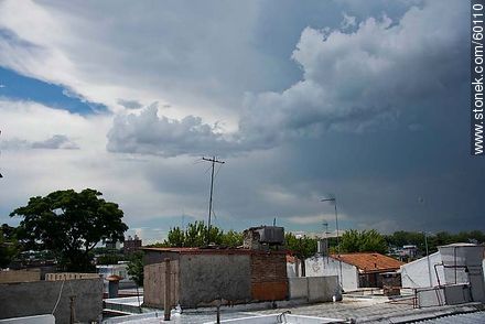Summer storm forming - Department of Montevideo - URUGUAY. Foto No. 60110
