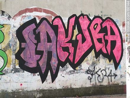Grafiti en muro de Cementerio en el Buceo - Departamento de Montevideo - URUGUAY. Foto No. 60144
