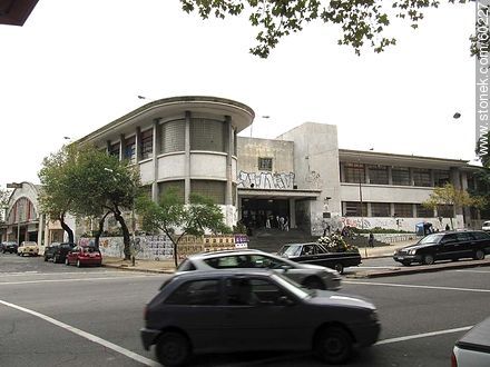 Liceo Zorrilla en Bulevar España y Joaquín Requena - Departamento de Montevideo - URUGUAY. Foto No. 60227