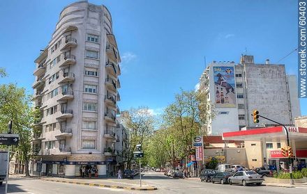 Lux Building on the corner of Constituyente and Jose Enrique Rodo - Department of Montevideo - URUGUAY. Foto No. 60403