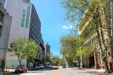 Avenida Constituyente between the streets Vázquez and Salto - Department of Montevideo - URUGUAY. Foto No. 60397