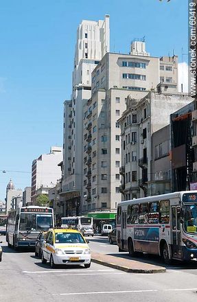 Bifurcation betwee 18 de Julio Ave. and Constituyente Ave. - Department of Montevideo - URUGUAY. Foto No. 60419