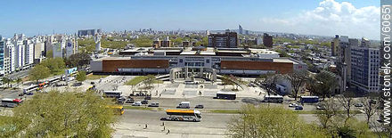 Terminal de Ómnibus y Shopping Mall de Tres Cruces. Bulevar Artigas - Departamento de Montevideo - URUGUAY. Foto No. 60651