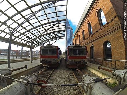 Estacion Central de Ferrocarril, Motocares suecos. - Departamento de Montevideo - URUGUAY. Foto No. 60798