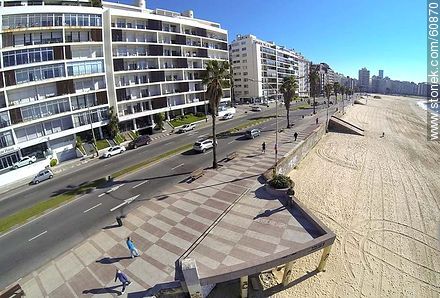 Playa Pocitos y Rambla Rep. del Perú - Departamento de Montevideo - URUGUAY. Foto No. 60870