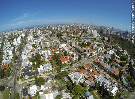 Foto aérea de la calle Dr. Prudencio de Pena y la Av. Ing. Luis P. Ponce - Departamento de Montevideo - URUGUAY. Foto No. 60972