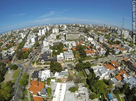 Foto aérea de la calle Dr. Prudencio de Pena y la Av. Ing. Luis P. Ponce - Departamento de Montevideo - URUGUAY. Foto No. 60973