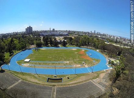 Foto aérea de la pista de atletismo Darwin Piñeirúa - Departamento de Montevideo - URUGUAY. Foto No. 60917