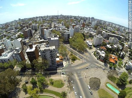 El cruce de las avenidas Gonzalo Ramírez, Julio Herrera y Reissig y 21 de Setiembre - Departamento de Montevideo - URUGUAY. Foto No. 61034
