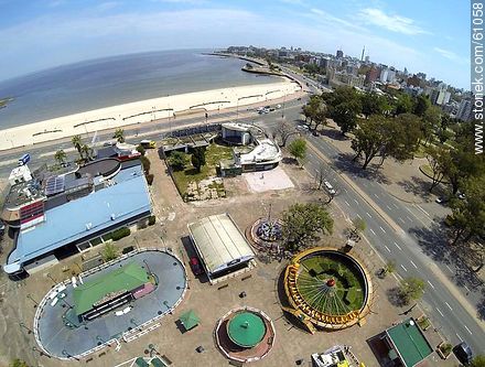 Parque de juegos infantiles - Departamento de Montevideo - URUGUAY. Foto No. 61058
