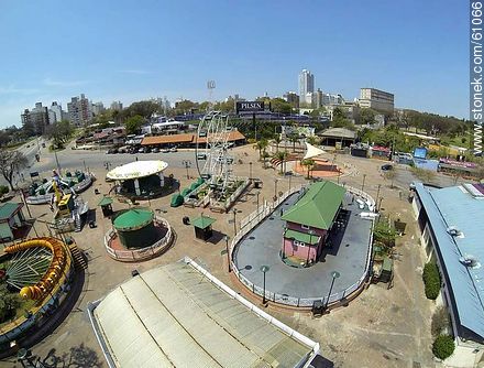 Parque de juegos infantiles - Departamento de Montevideo - URUGUAY. Foto No. 61066