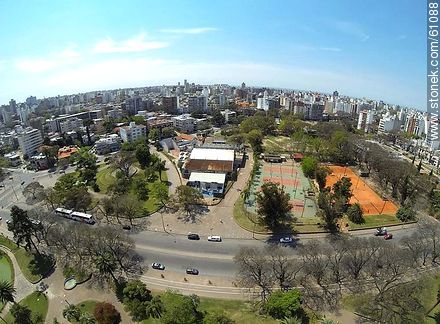 Avenida Julio Herrera y Resissig. Canchas de tenis y paddle - Departamento de Montevideo - URUGUAY. Foto No. 61088