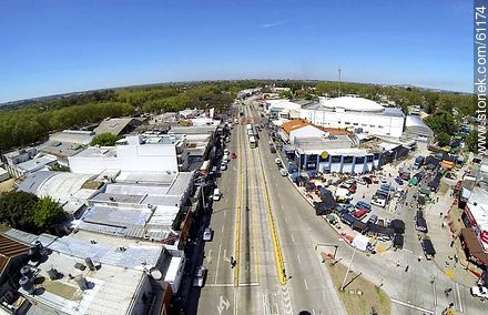 Aerial photo of the Avenida Garzon. Saturday market fair at the junction with Av Lezica - Department of Montevideo - URUGUAY. Foto No. 61174