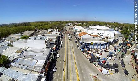 Aerial photo of the Avenida Garzon. Saturday market fair at the junction with Av Lezica - Department of Montevideo - URUGUAY. Foto No. 61178