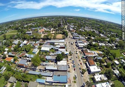 Foto aérea de la Av. Lezica y la calle Pinta - Departamento de Montevideo - URUGUAY. Foto No. 61186