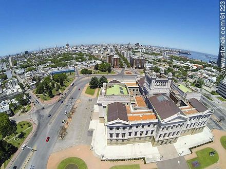 Foto aérea del Palacio Legislativo - Departamento de Montevideo - URUGUAY. Foto No. 61223
