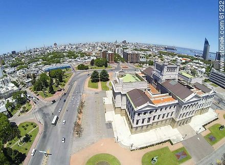 Foto aérea del Palacio Legislativo - Departamento de Montevideo - URUGUAY. Foto No. 61232