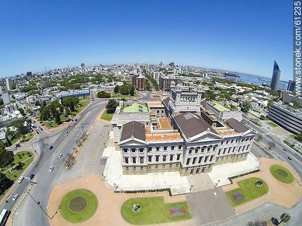 Foto aérea del Palacio Legislativo - Departamento de Montevideo - URUGUAY. Foto No. 61235