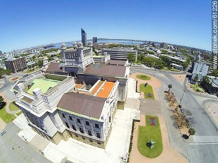 Foto aérea del Palacio Legislativo - Departamento de Montevideo - URUGUAY. Foto No. 61226