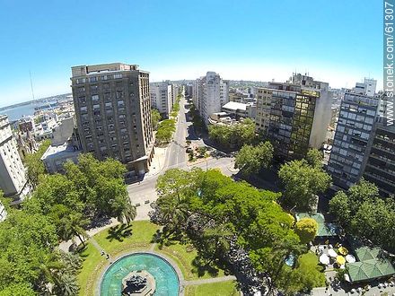 Plaza Fabini y la Av. del Libertador - Departamento de Montevideo - URUGUAY. Foto No. 61307