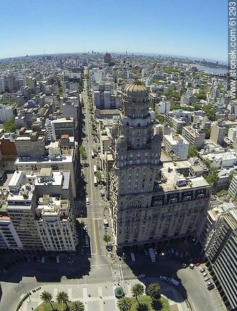 Aerial photo of Palacio Salvo and 18 de Julio Avenue - Department of Montevideo - URUGUAY. Foto No. 61293