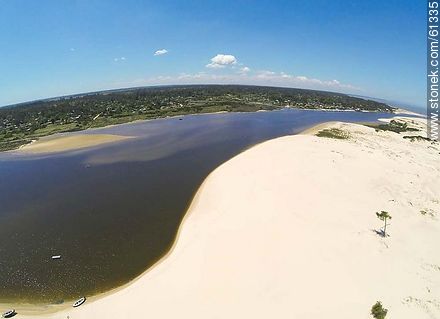 The arroyo Pando from the sands of El Pinar - Department of Canelones - URUGUAY. Photo #61335