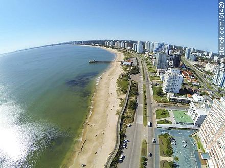 Foto aérea de la Rambla Williman en Playa Mansa - Punta del Este y balnearios cercanos - URUGUAY. Foto No. 61429