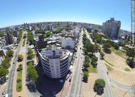 Foto aérea de las avenidas Italia y Dámaso Larrañaga (ex Centenario). Hospital de Clínicas - Departamento de Montevideo - URUGUAY. Foto No. 61496