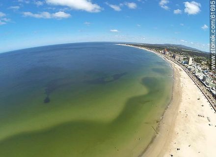 Foto aérea de la playa - Departamento de Maldonado - URUGUAY. Foto No. 61695