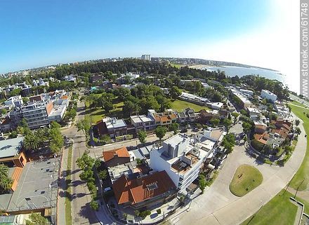 Foto aérea de la esquina de las calles Gral. Riveros, Dr. Golfarini y Calabria - Departamento de Montevideo - URUGUAY. Foto No. 61748