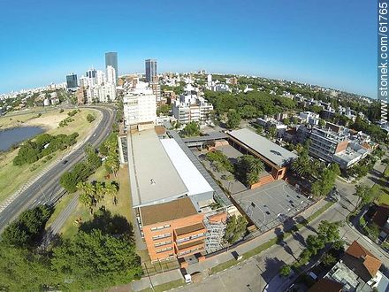Vista aérea del Liceo Francés - Departamento de Montevideo - URUGUAY. Foto No. 61765