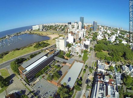 Vista aérea del Liceo Francés - Departamento de Montevideo - URUGUAY. Foto No. 61762