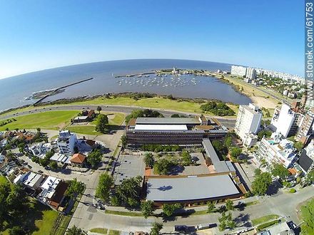 Foto aérea de la calle Miguel Grau y el Liceo Francés - Departamento de Montevideo - URUGUAY. Foto No. 61753