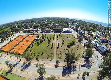 Foto aérea de las canchas de tenis del Carrasco Lawn - Departamento de Montevideo - URUGUAY. Foto No. 61831