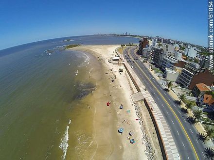 Foto aérea de la rambla O'Higgins y Estrázulas. Playa Brava - Departamento de Montevideo - URUGUAY. Foto No. 61854