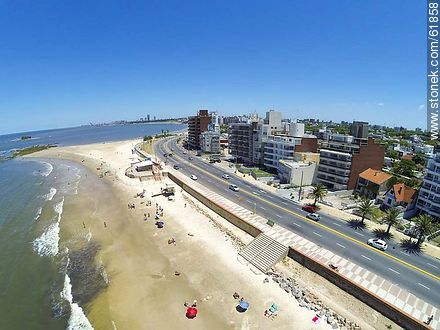 Foto aérea de la rambla O'Higgins y Estrázulas. Playa Brava - Departamento de Montevideo - URUGUAY. Foto No. 61858