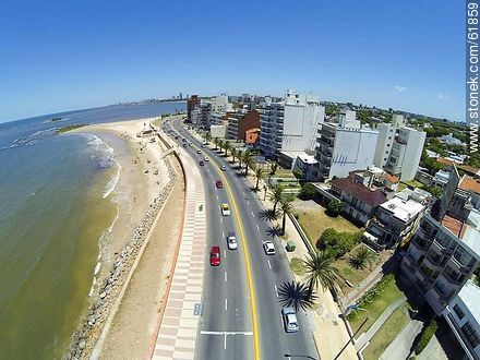 Foto aérea de la rambla O'Higgins y Estrázulas. Playa Brava - Departamento de Montevideo - URUGUAY. Foto No. 61859