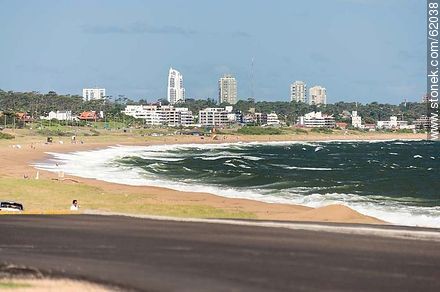 Playa Mansa un día de viento - Punta del Este y balnearios cercanos - URUGUAY. Foto No. 62038